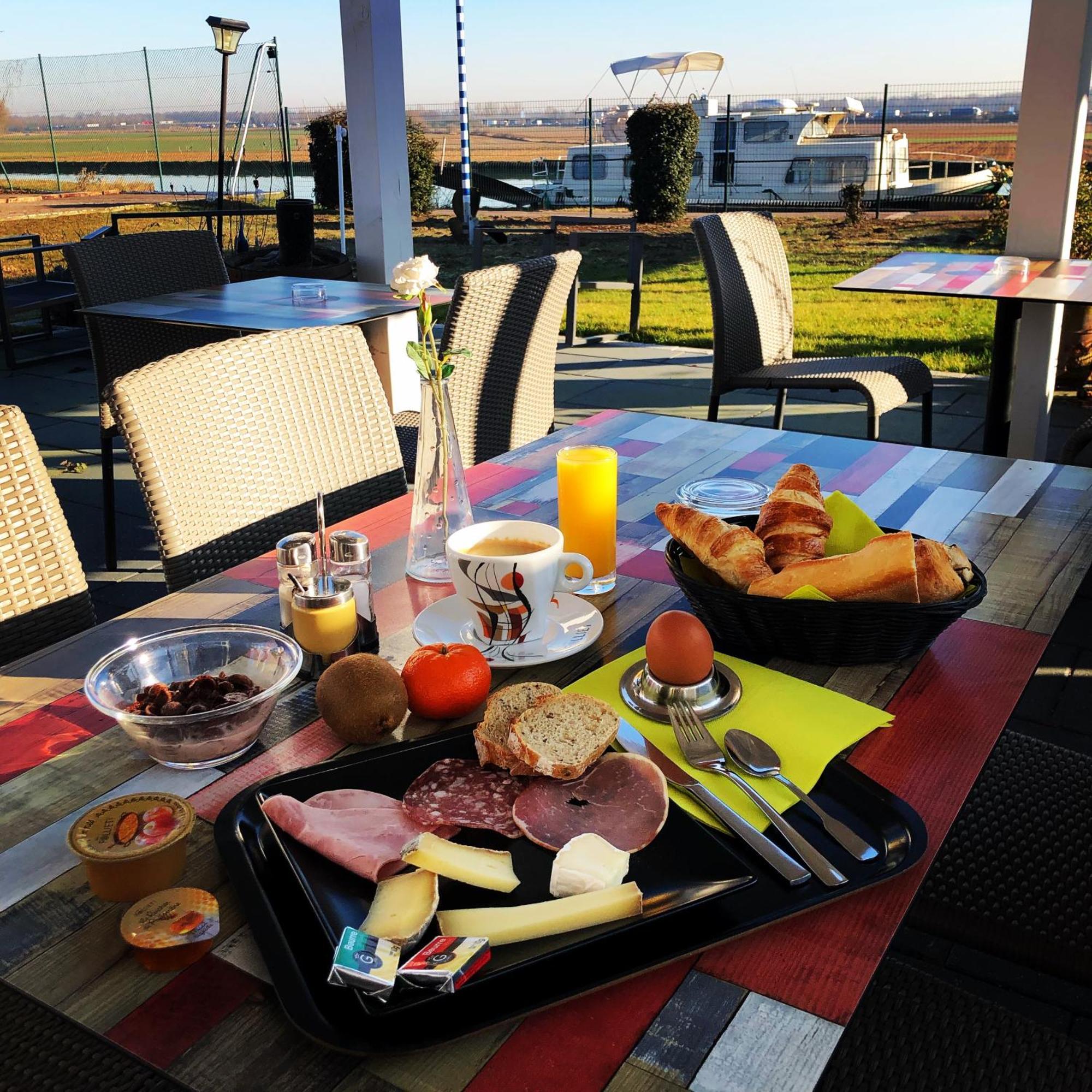 Hotel Restaurant Argos, Strasbourg Nord Vendenheim Eksteriør bilde